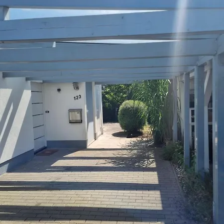 Salus Living - Haus-parkplatz-kamin-mosel Coblença